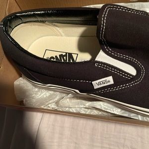 I’m selling a pair of vans size 12